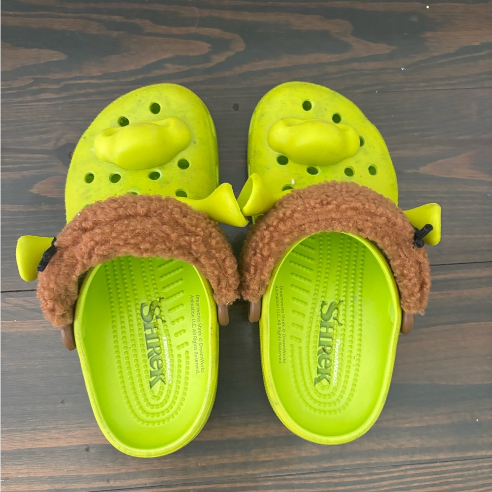 CROCS SIZE J3 Ltd Ed. Shrek bought new, worn 3x!!!